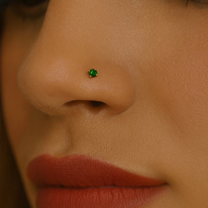 9K Gold Emerald Jewelled L-Bend Nose Stud - Monster Piercing