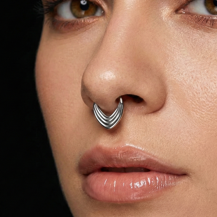 G23 Titanium Layered Teardrop Hinged Segment Clicker Ring